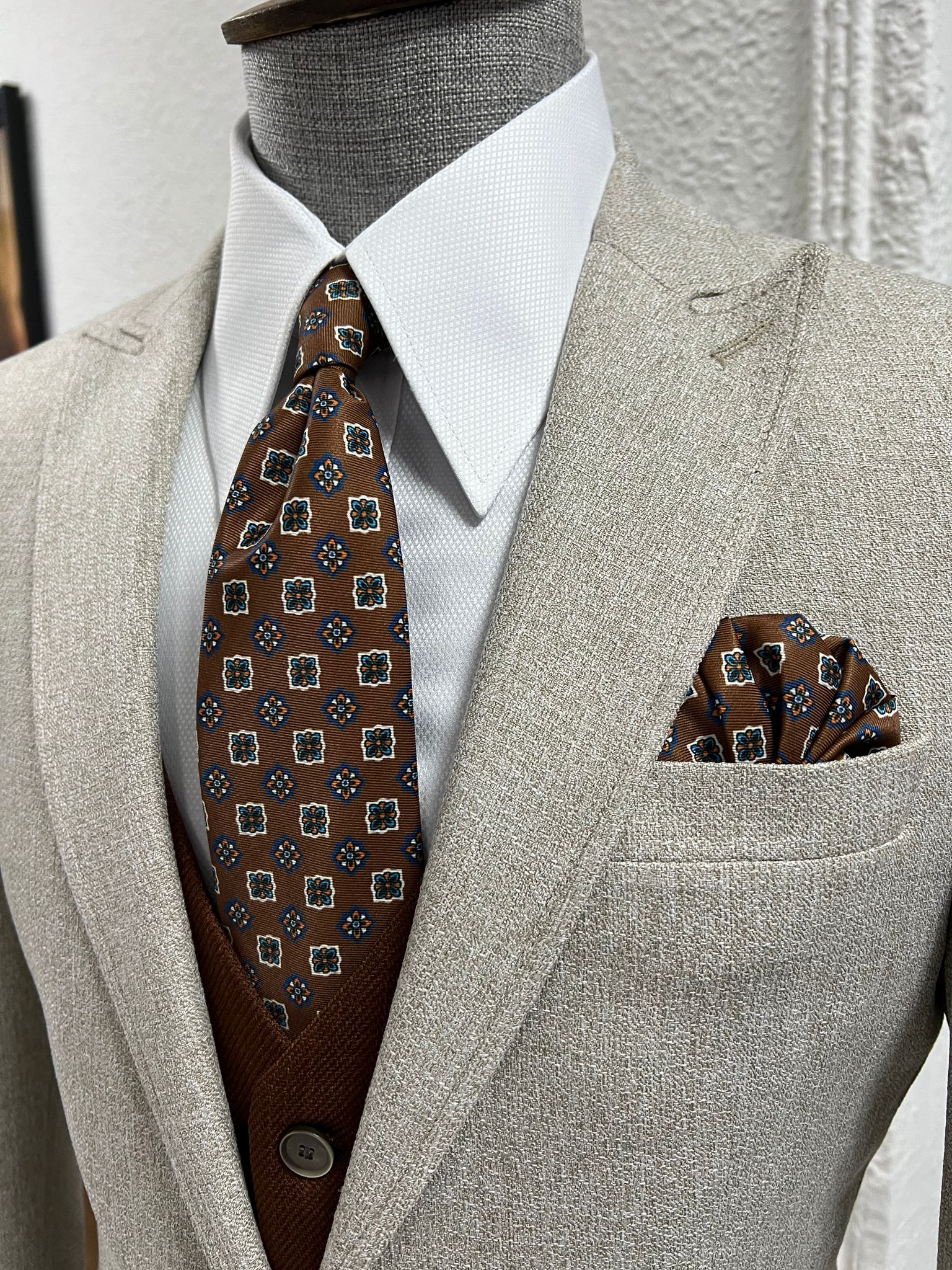 Classic Color Combinations in Menswear | Beige suits, Mens outfits, Tan suit